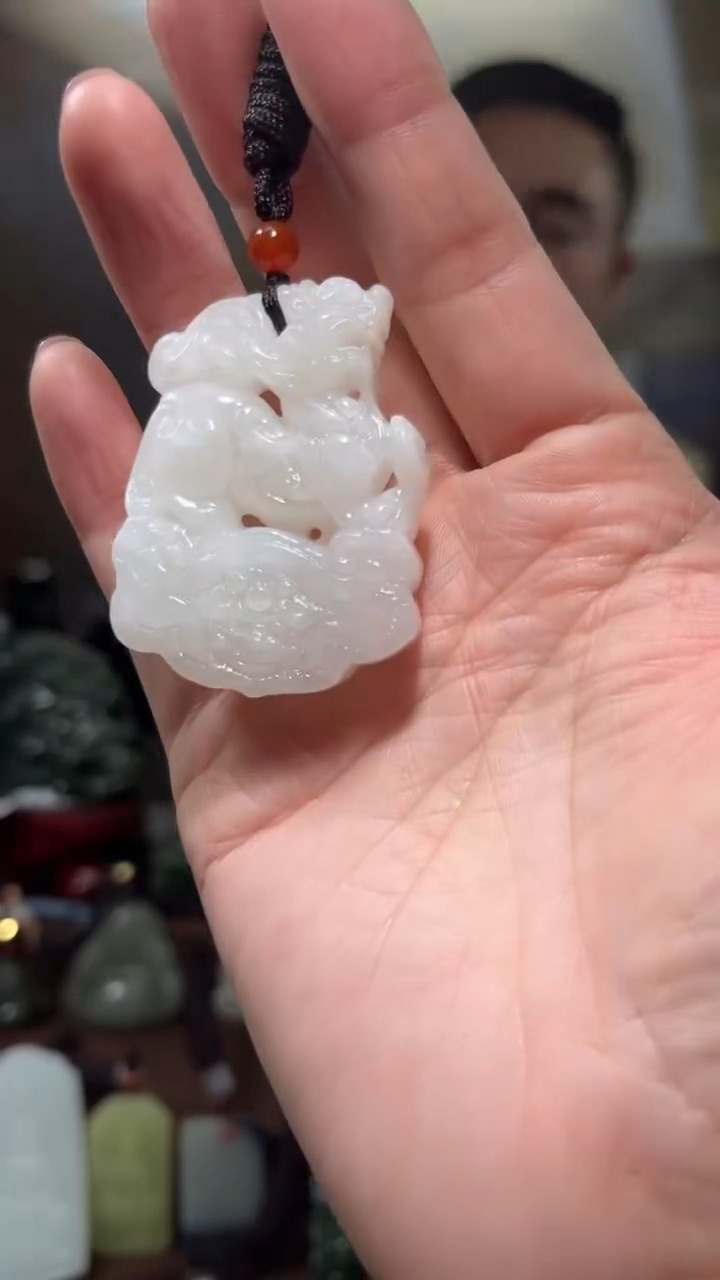 颈饰未镶嵌和田玉·