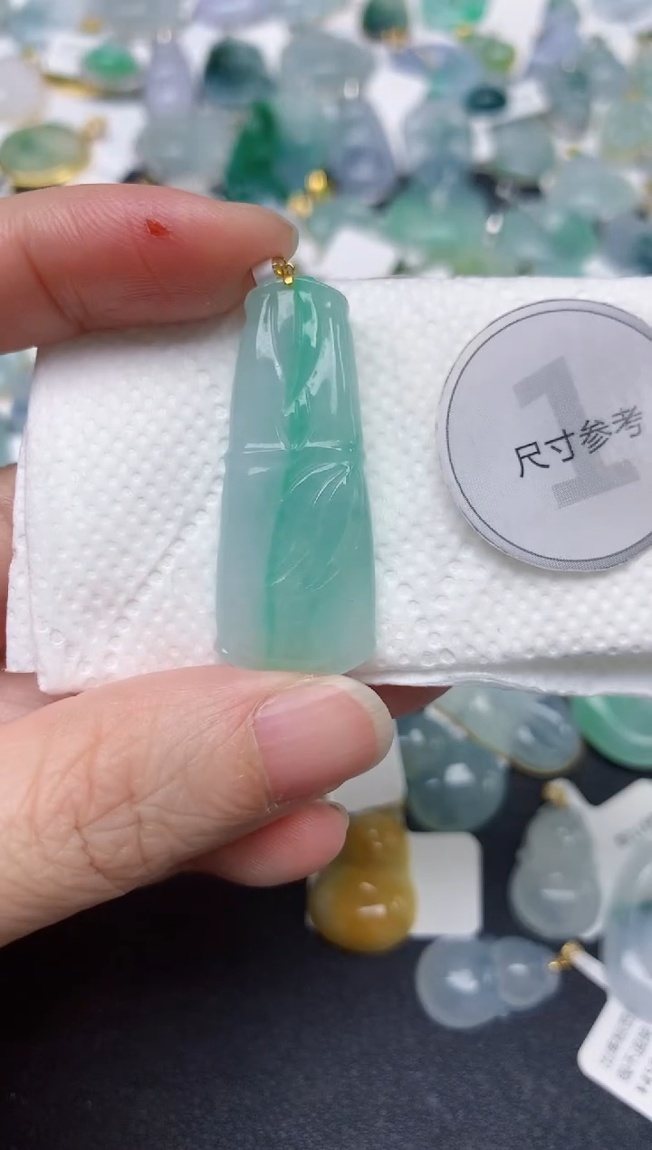 颈饰18K金镶嵌翡翠天然缅甸A货翡翠