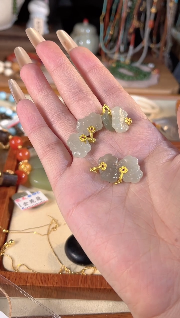 【闪购商品】和田玉吊坠(不含链)银S925镶嵌多样性发货其一