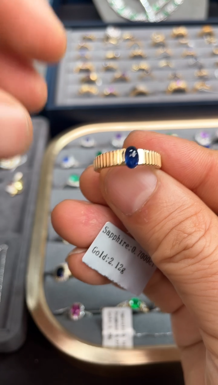 【闪购商品】蓝宝石戒指18K金镶嵌0.7ct
