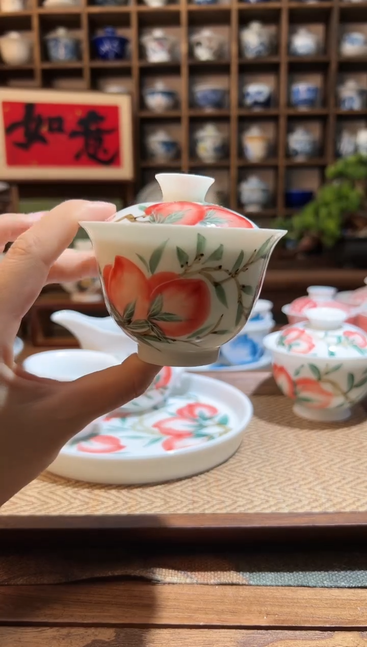 【闪购商品】手绘桃子小元宝盖碗