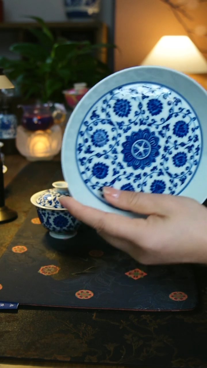 新品 缠枝莲壶承
