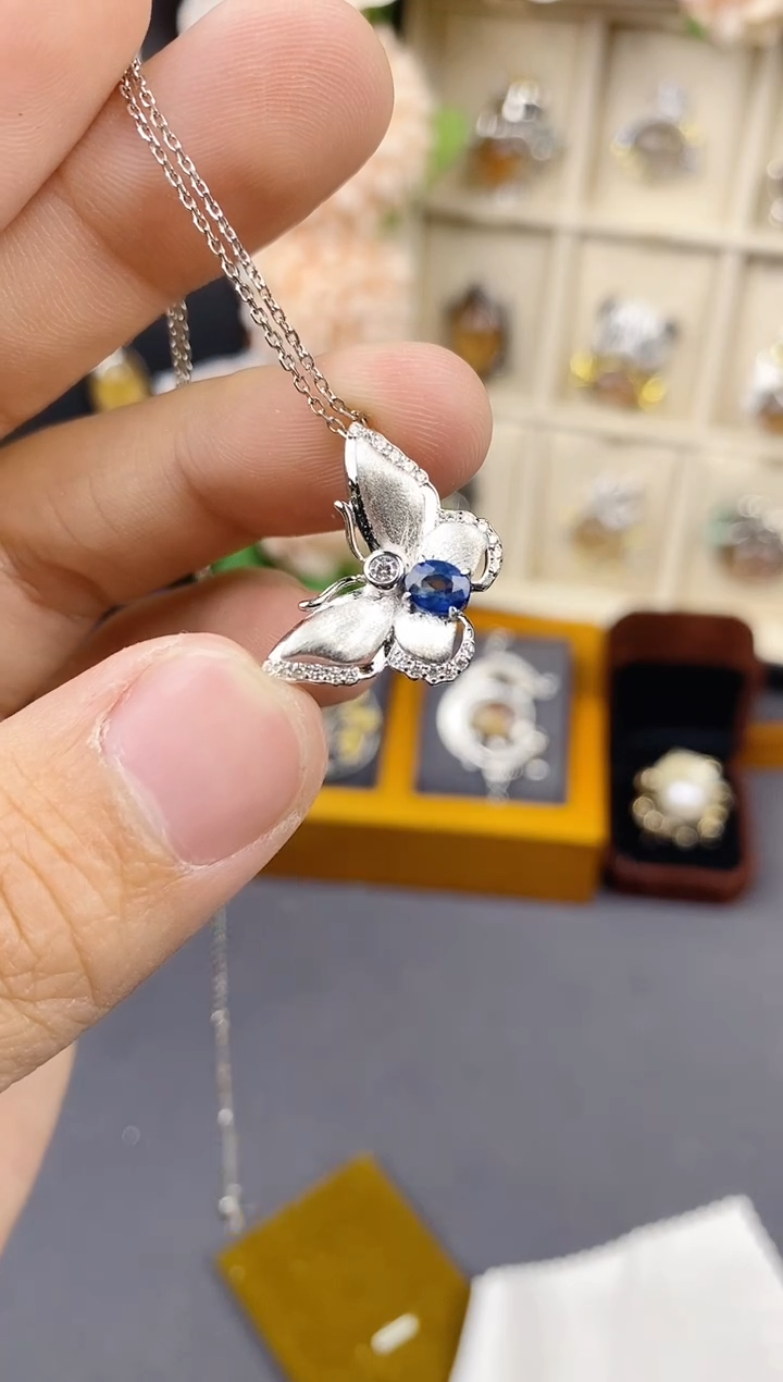 【闪购商品】蓝宝石吊坠银S925镶嵌带证书