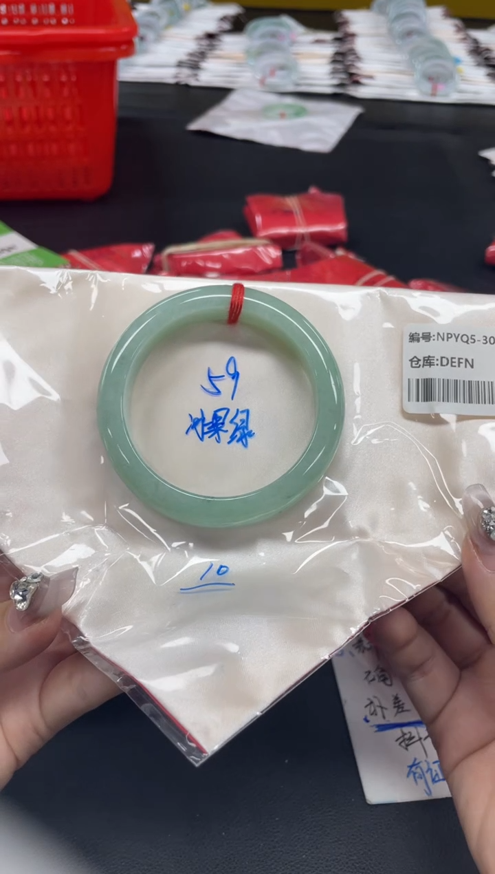 未镶嵌手镯翡翠翡翠手镯