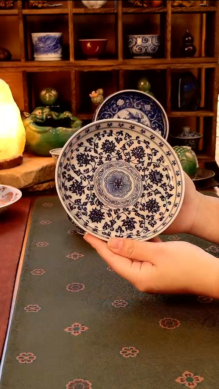 【手工手绘缠枝莲壶承】