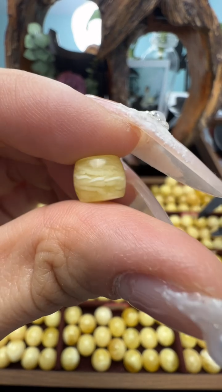 【闪购商品】蜜蜡裸石未镶嵌俄料全品9.1*7.5mm0.446克