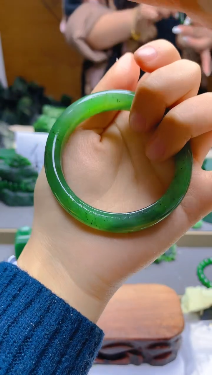 【闪购商品】和田玉（碧玉）手镯未镶嵌56