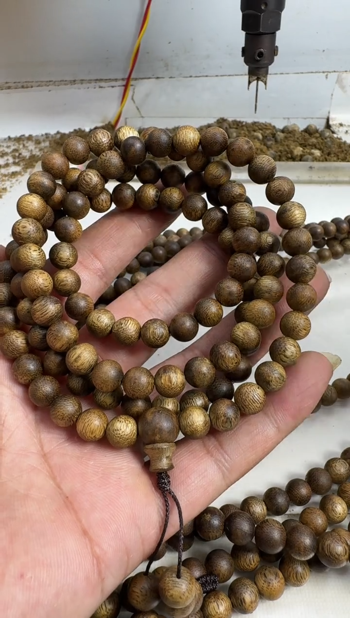 沉香手串白棋0.8规格多圈21克