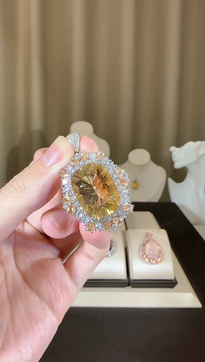 【闪购商品】黄晶颈饰银S925镶嵌15*20mm