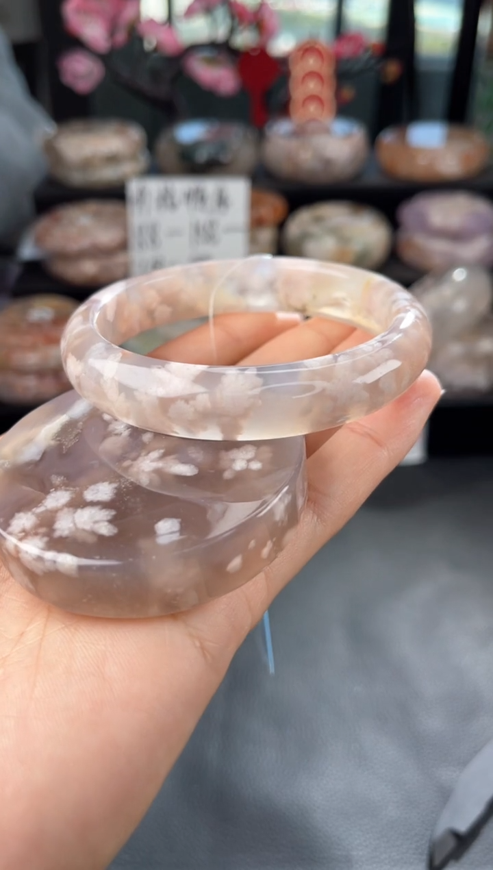 【闪购商品】石英质玉手镯未镶嵌60