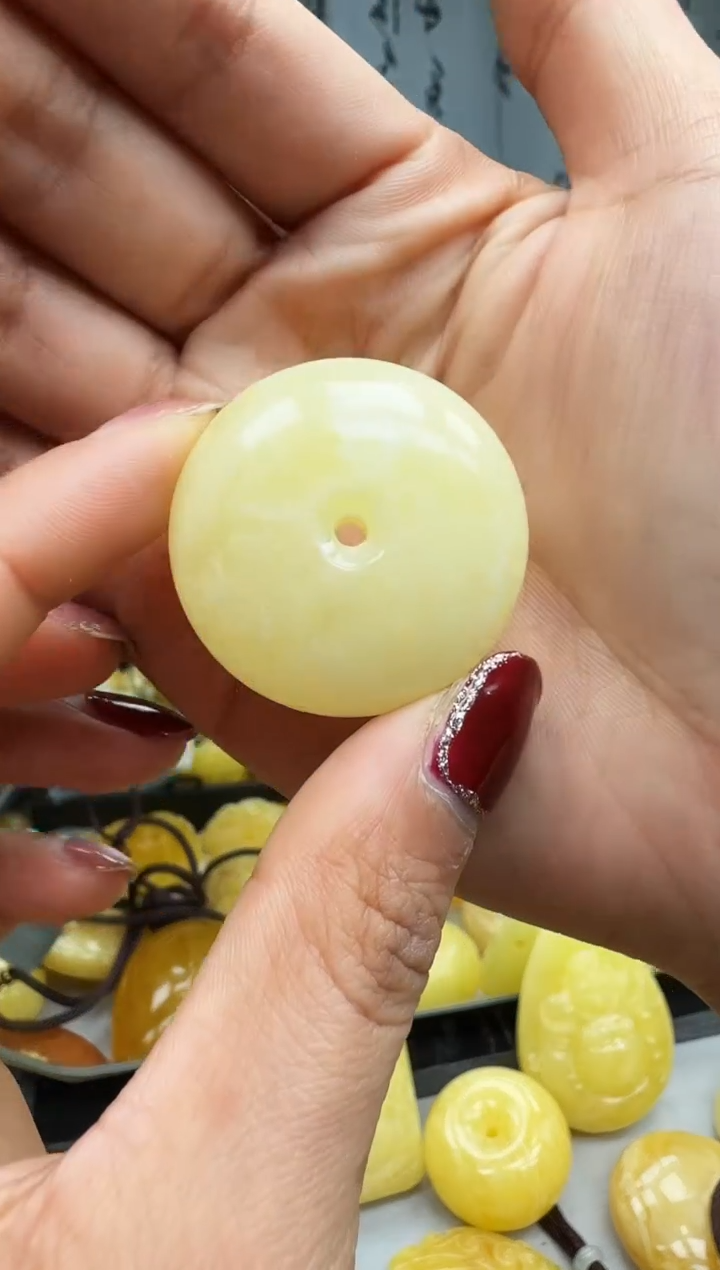 【闪购商品】琥珀裸石未镶嵌挂坠