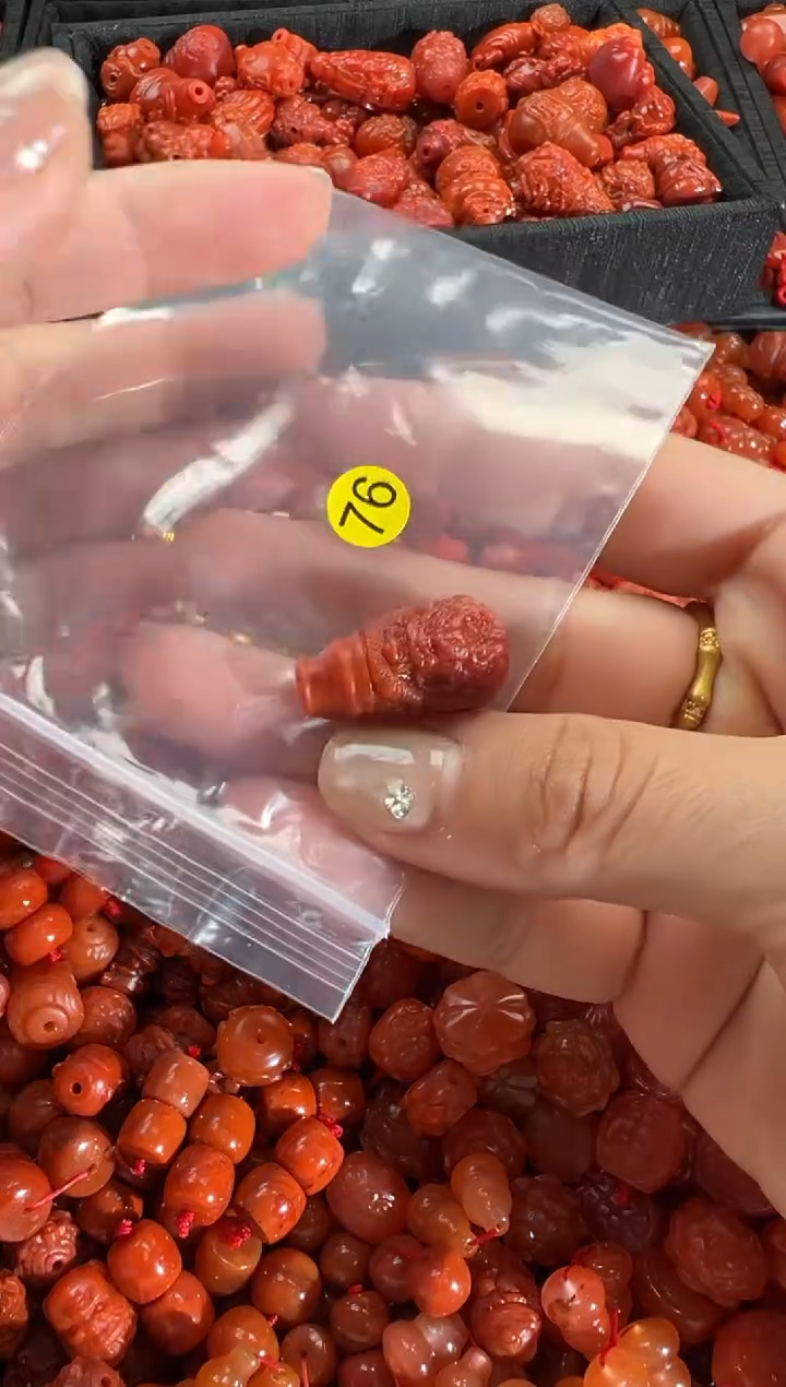 【闪购商品】南红玛瑙颈饰未镶嵌1