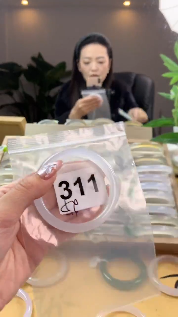 【闪购商品】玛瑙/玉髓手镯未镶嵌311