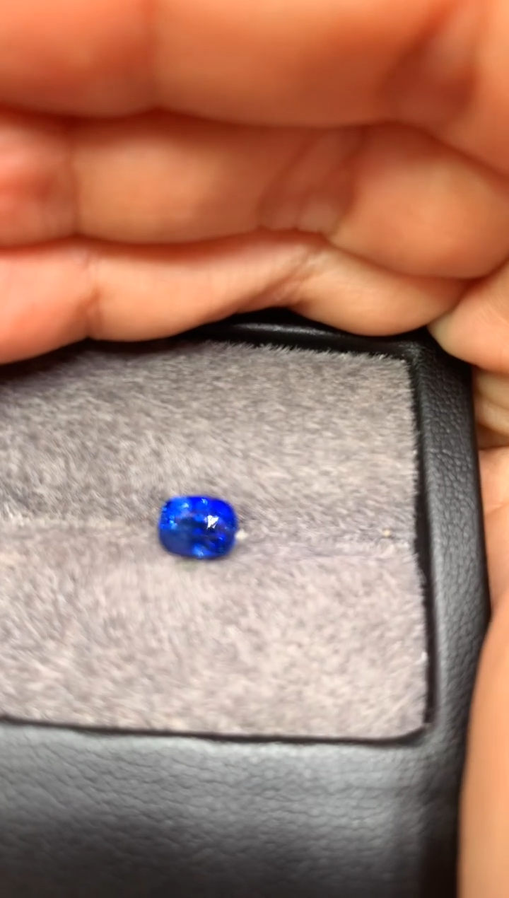 【闪购商品】定制蓝宝石裸石未镶嵌枕型 蓝宝石 2.02ct