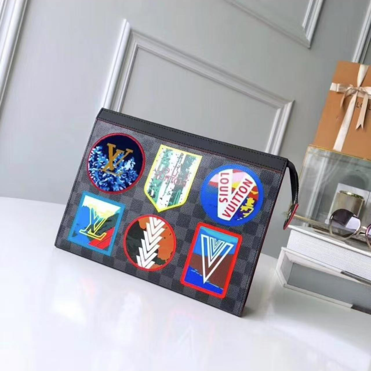 95新 LouisVuitton/路易威登 【静文】阿尔卑斯限量款徽章手拿包