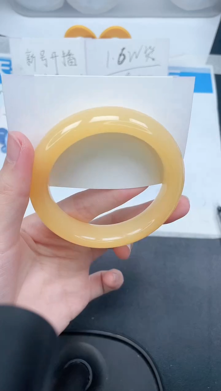 石英质玉手镯未镶嵌150-58