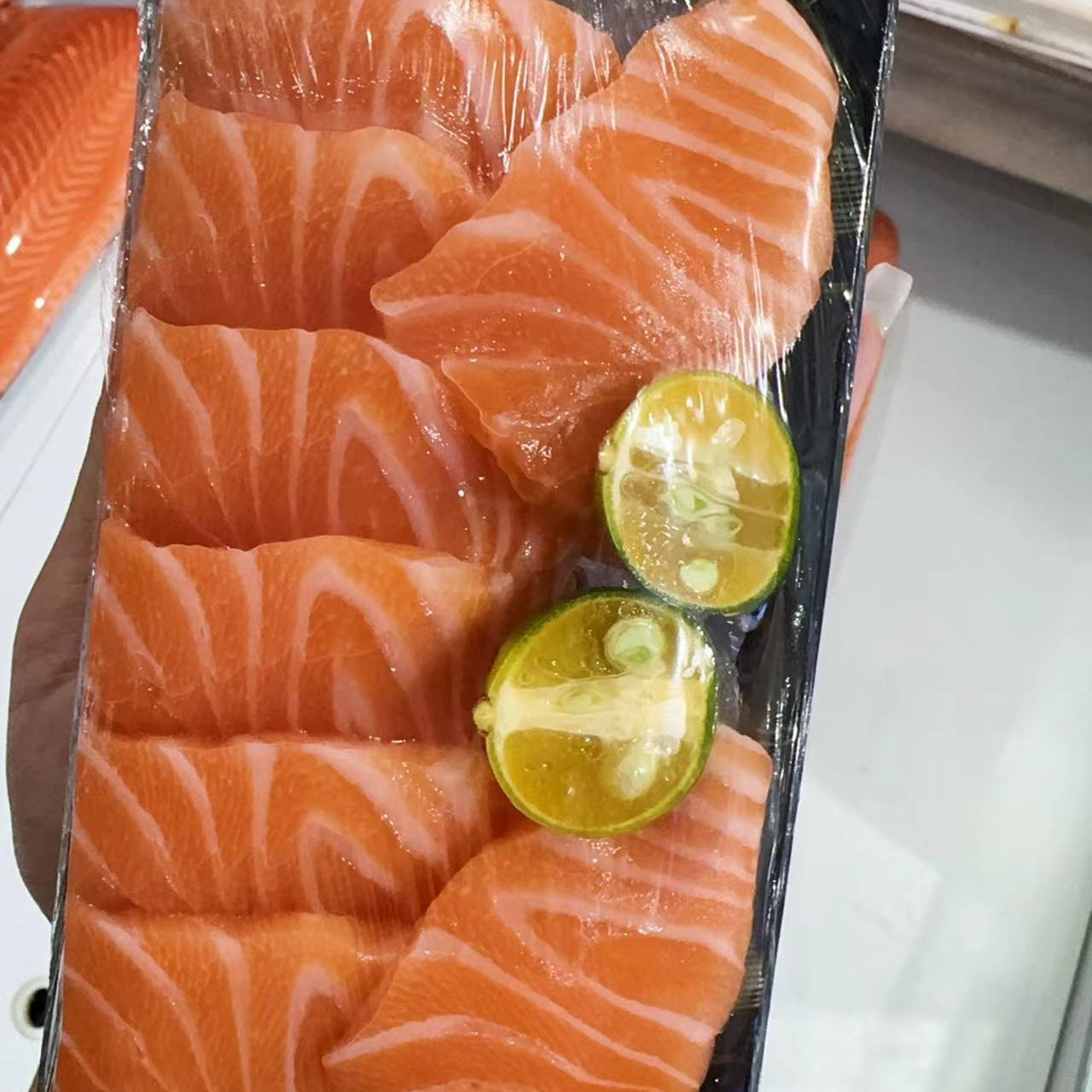 【尝鲜小份】现切进口三文鱼100g（送小甜虾5只）