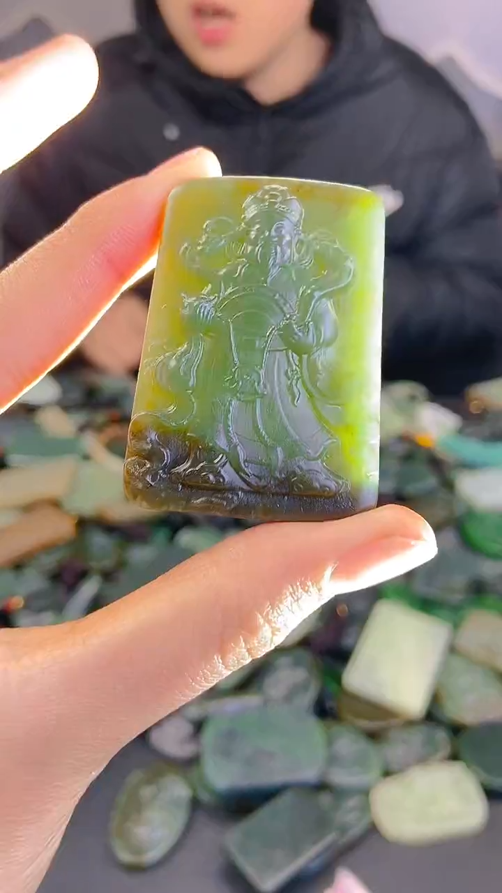 颈饰未镶嵌和田玉1