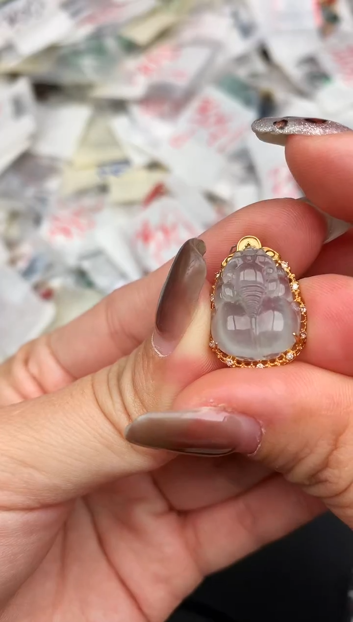 18K金镶嵌挂件翡翠—