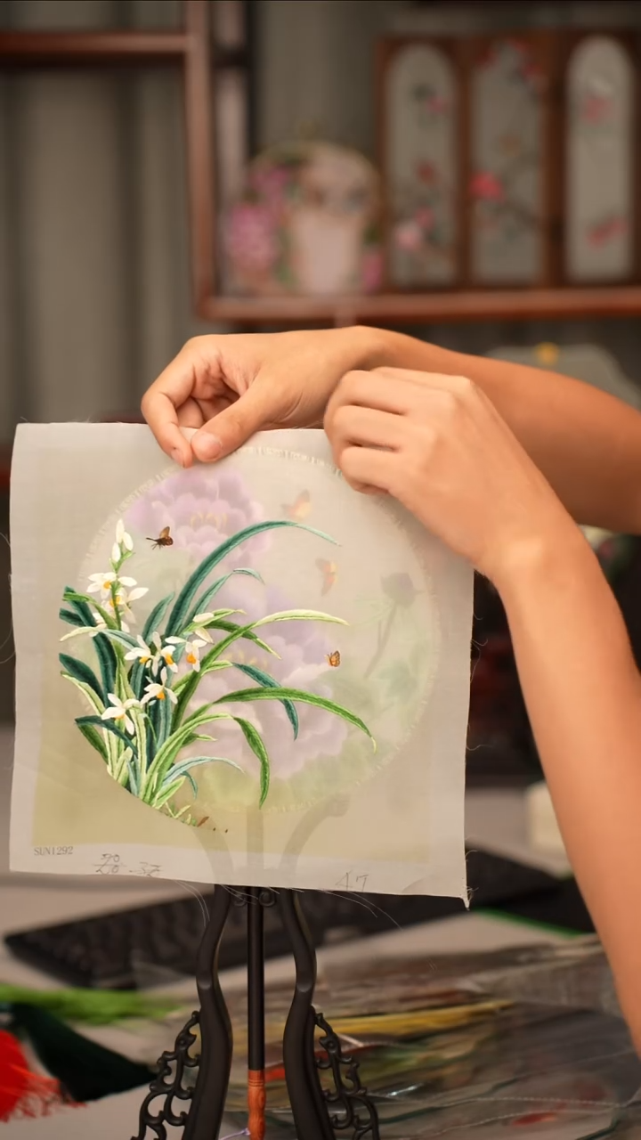 扇子苏绣作品手工扇子