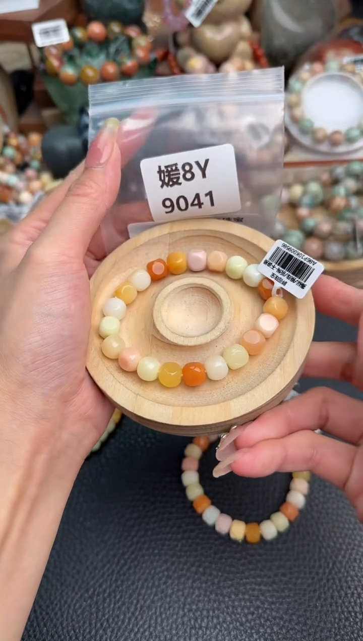 【闪购商品】石英质玉未镶嵌手链8Y9041