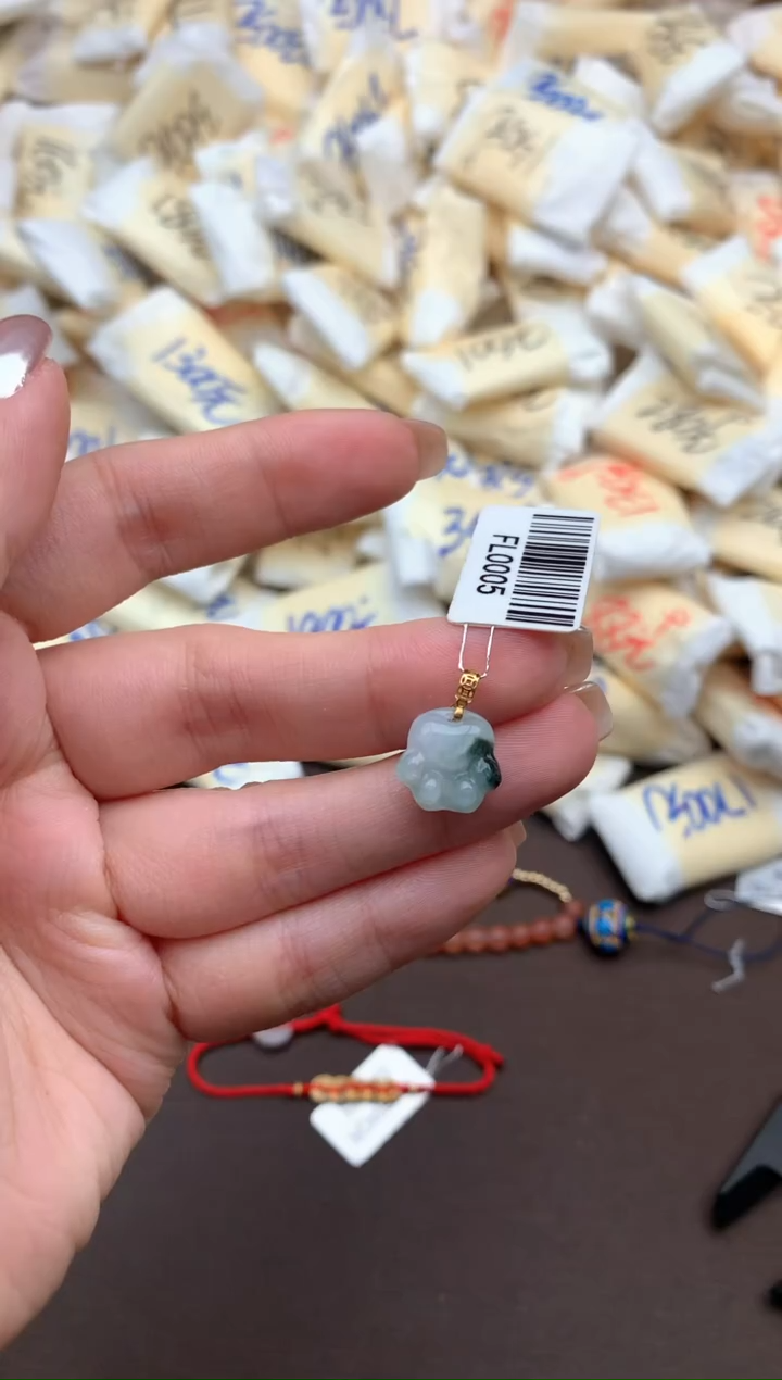 【闪购商品】翡翠挂件18K金镶嵌一