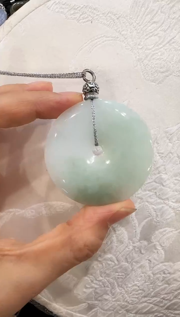 翡翠未镶嵌颈饰国风