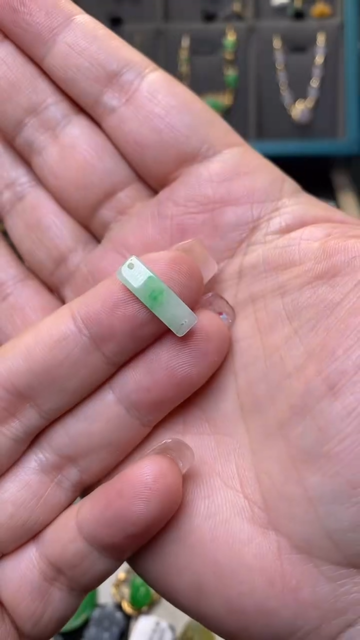 颈饰未镶嵌翡翠净货40166