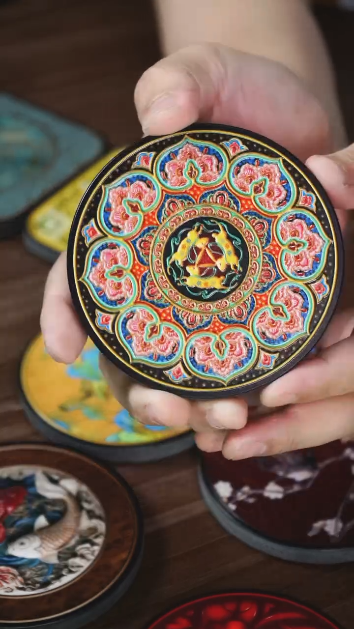 壹藏贰宝三兔杯垫一片