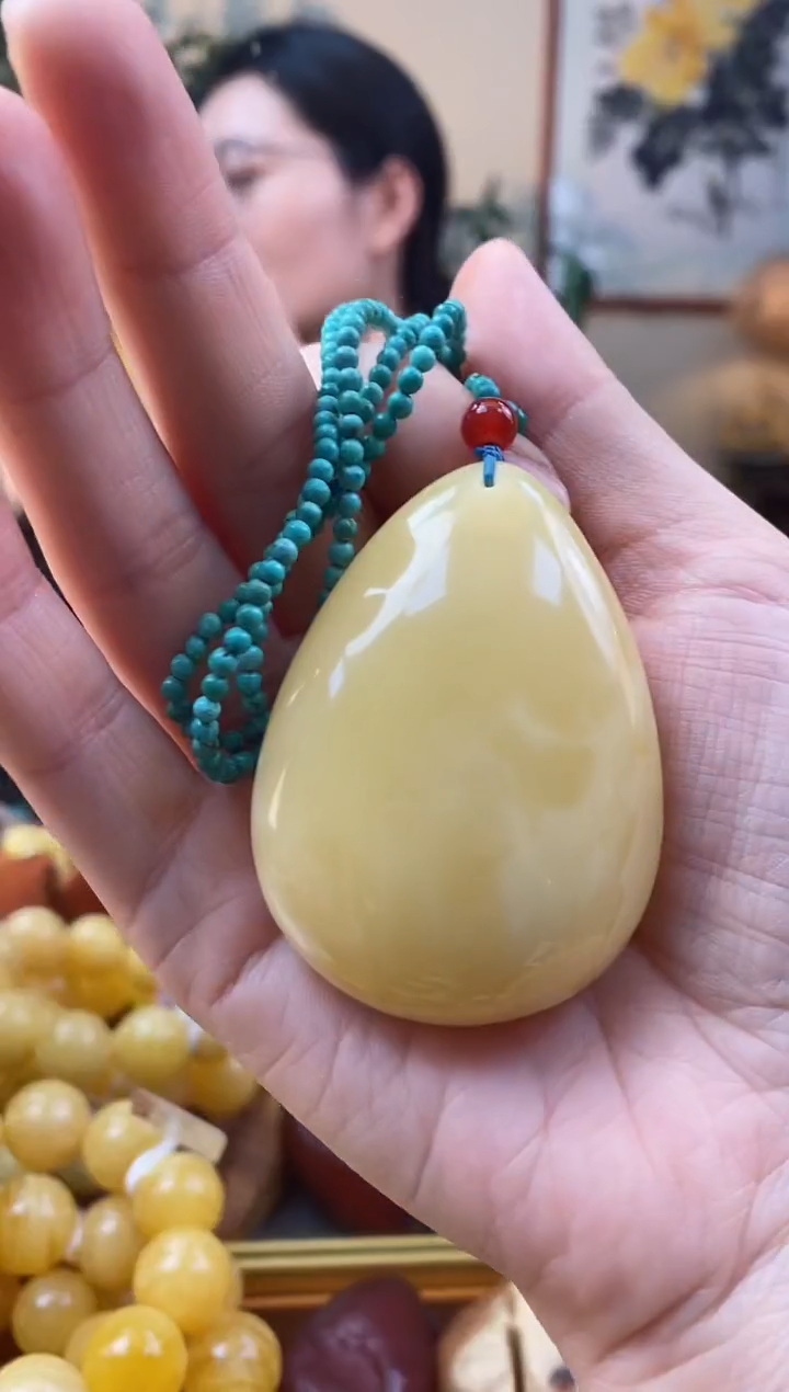 【闪购商品】蜜蜡颈饰未镶嵌水滴吊坠