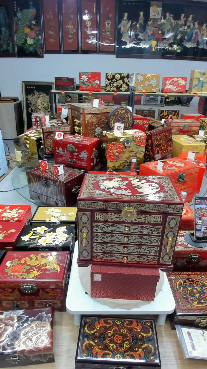 【闪购商品】28酒红五层铜丝贝壳镶嵌凤戏牡丹飞机柜