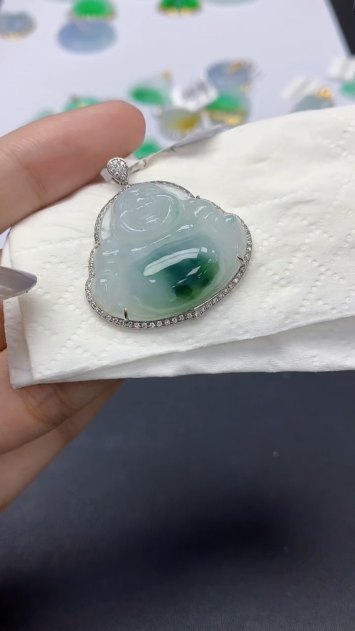 翡翠18K金镶嵌颈饰天然缅甸a货翡翠