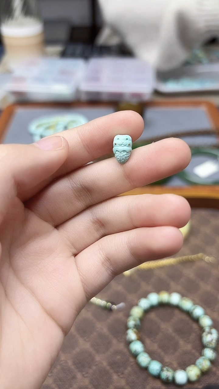 未镶嵌绿松石车挂松石小熊配饰GW