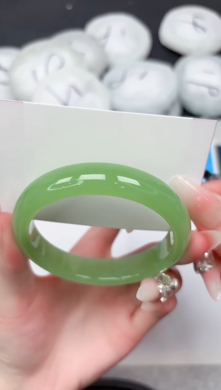 未镶嵌手镯石英质玉378-62.1