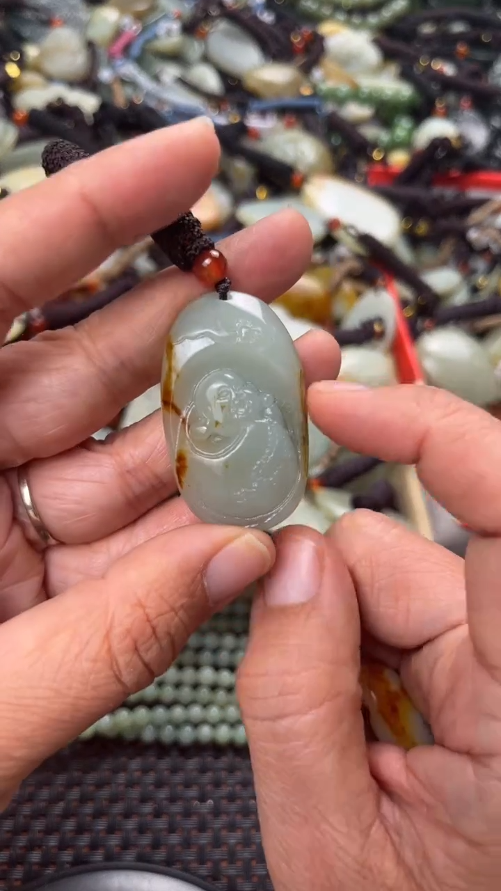 【闪购商品】和田玉颈饰未镶嵌多样性发货没有证书拍一发一有瑕