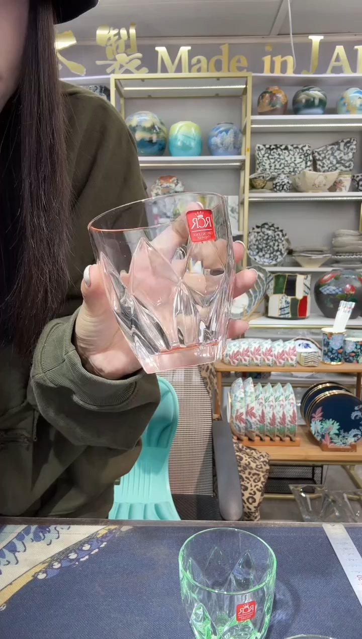 瓷水晶杯子一只装橙色底