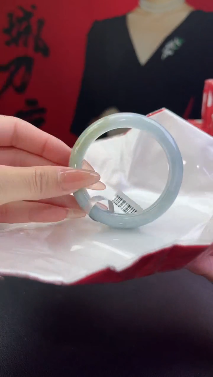 【闪购商品】翡翠手镯未镶嵌4翡翠手镯(微瑕）