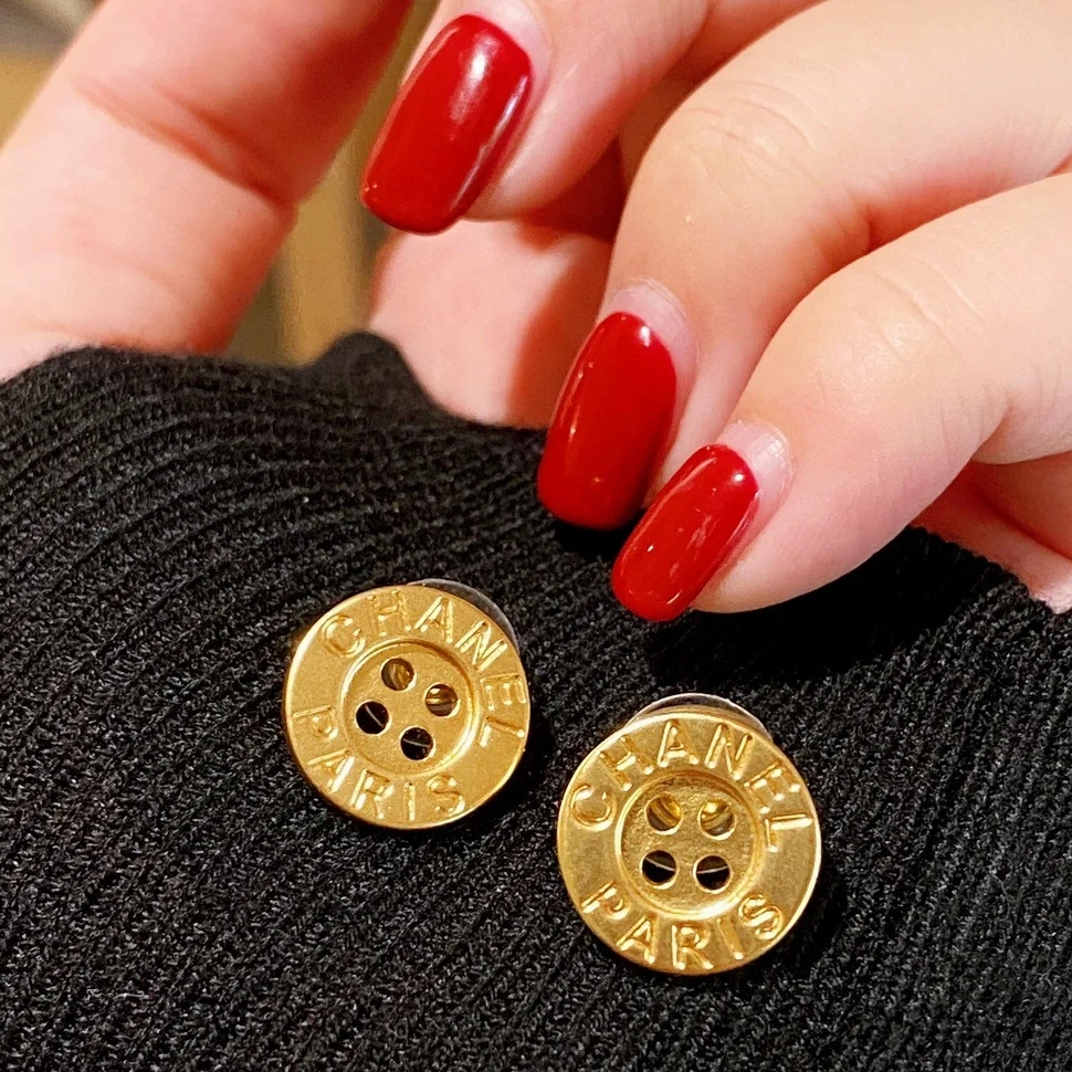 未使用 Chanel/香奈儿 精致金色纽扣扣子耳钉时尚款20A/AX0094