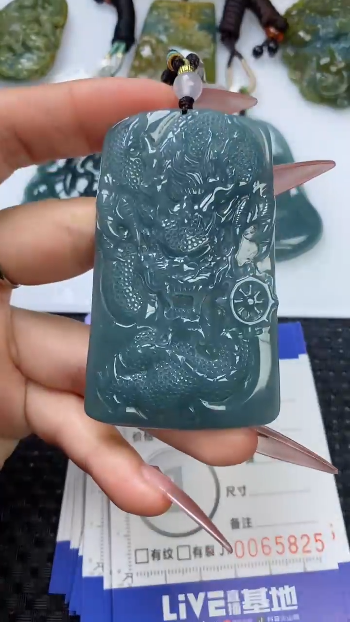 【闪购商品】翡翠颈饰未镶嵌11111111111111111