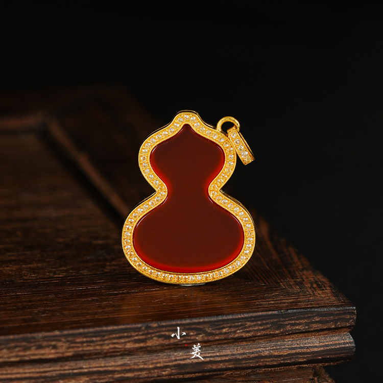 18K金红葫芦吊坠（多样性发货）G81196