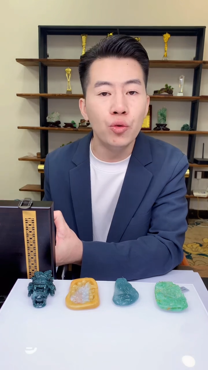 【闪购商品】定制翡翠未镶嵌1049ry-毛货摆件赠底座