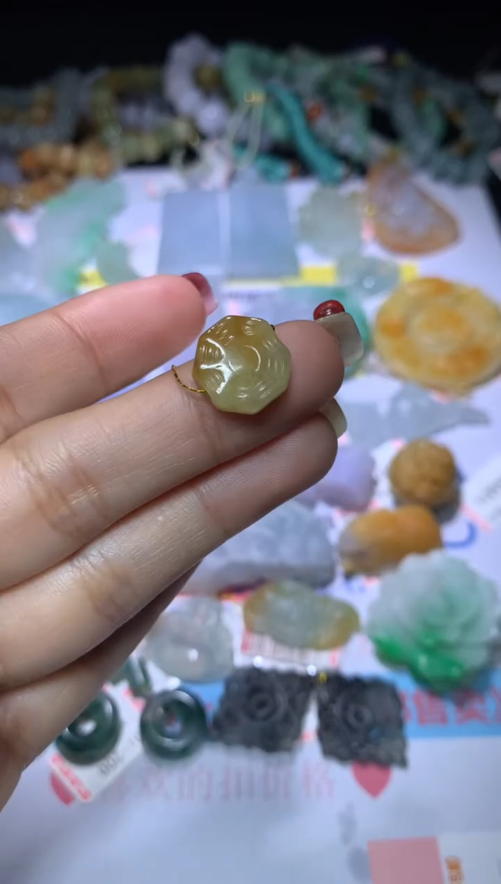 【闪购商品】翡翠挂件未镶嵌CXX001302