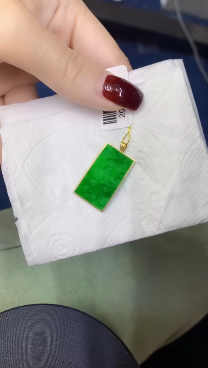 颈饰18K金镶嵌翡翠缅甸天然翡翠A货