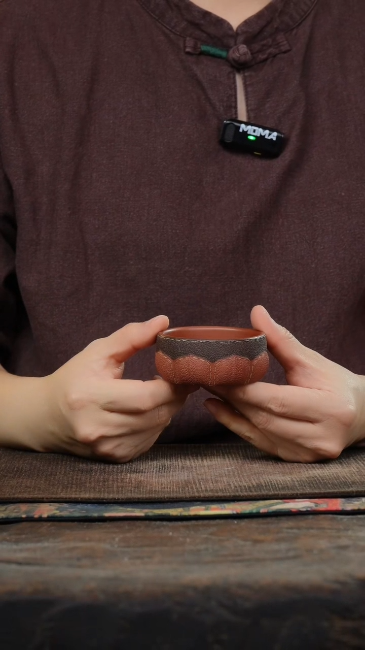 粉红降坡仿皮革莲花紫砂杯