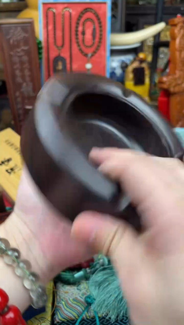 木-------------烟灰缸