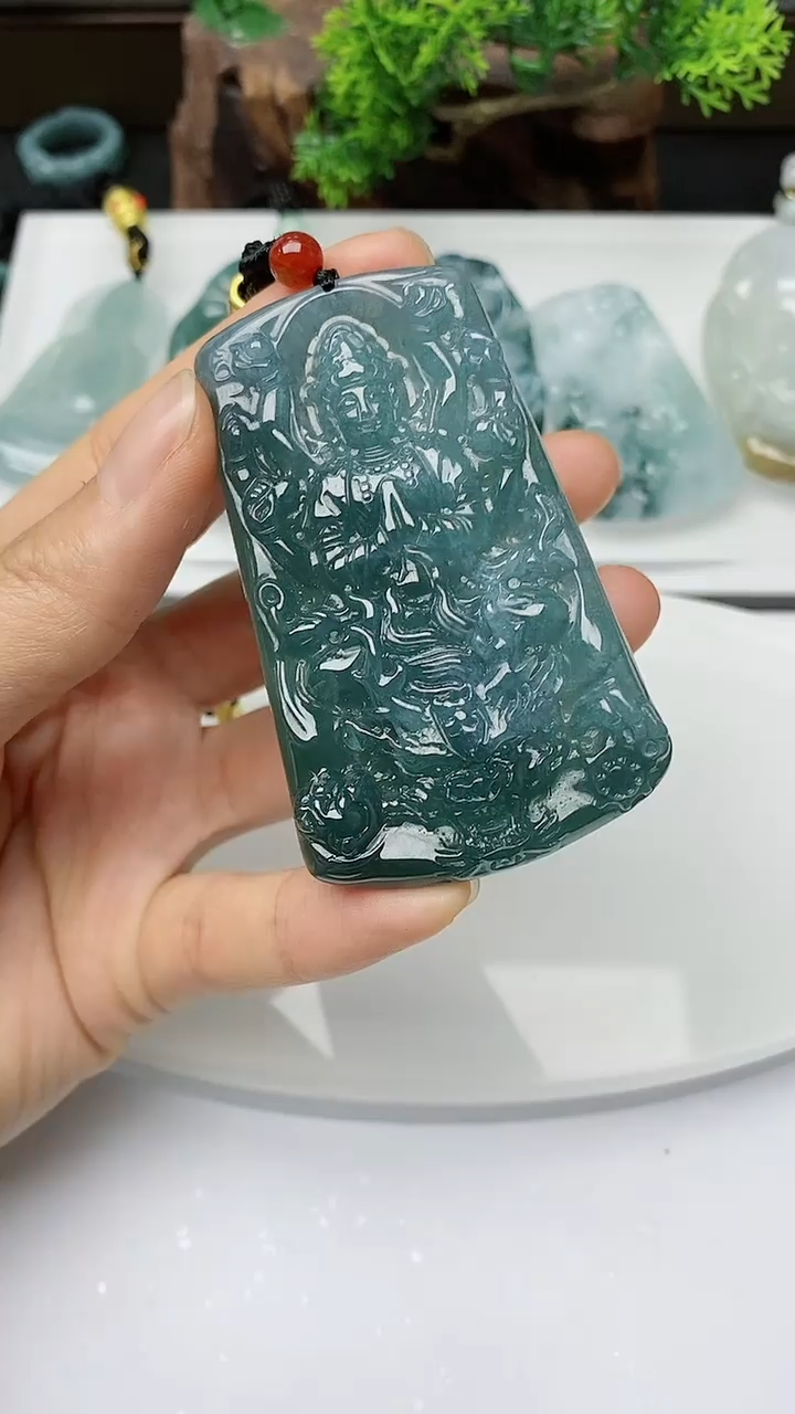 【闪购商品】翡翠颈饰未镶嵌        
