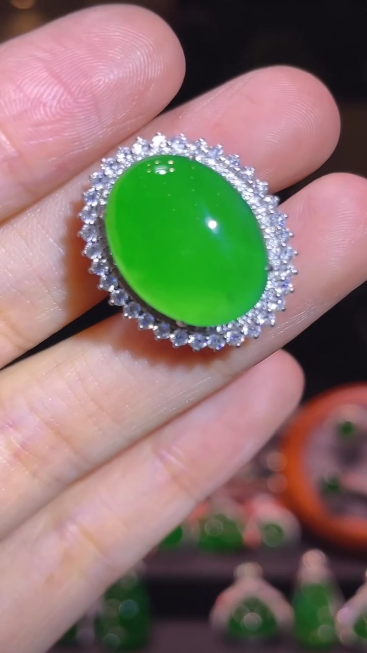 【闪购商品】翡翠颈饰18K金镶嵌天然A货翡翠A1