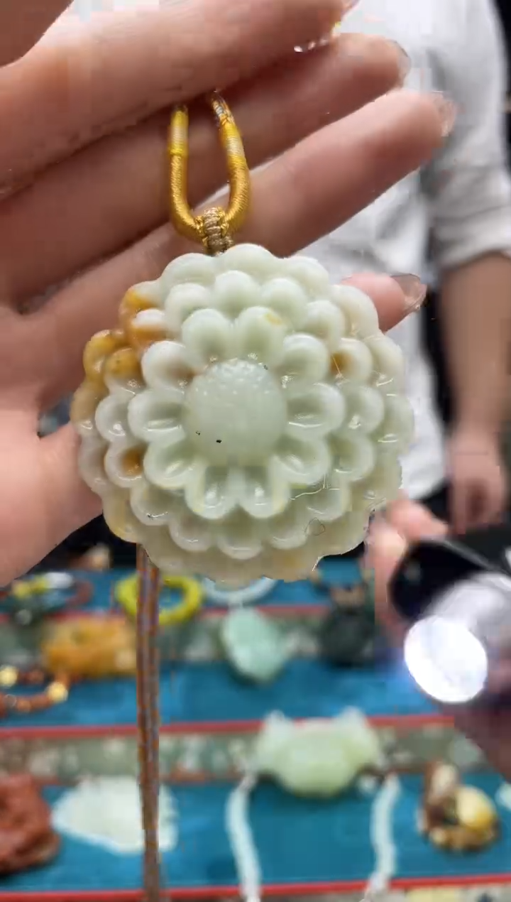 未镶嵌岫玉吊坠·