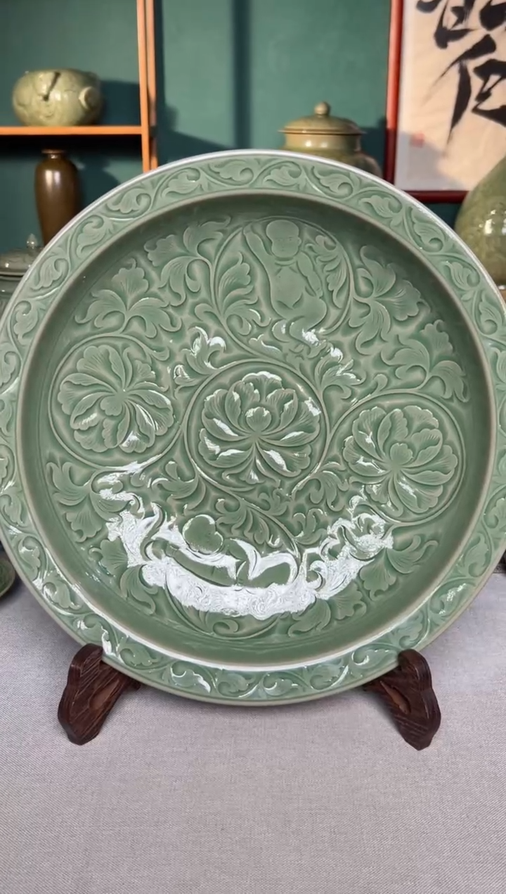 【闪购商品】其他纯手工秘色童戏牡丹折沿壶承赏盘