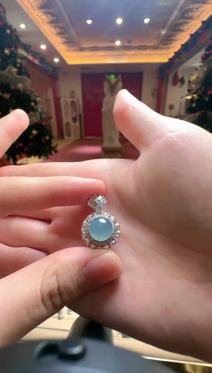 【闪购商品】翡翠吊坠(不含链)未镶嵌翡翠